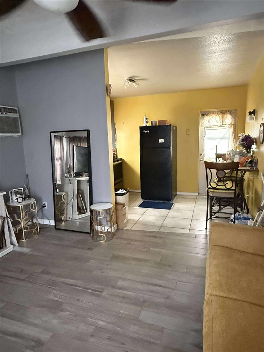 Image 4 of 12 For 817 29th Street E