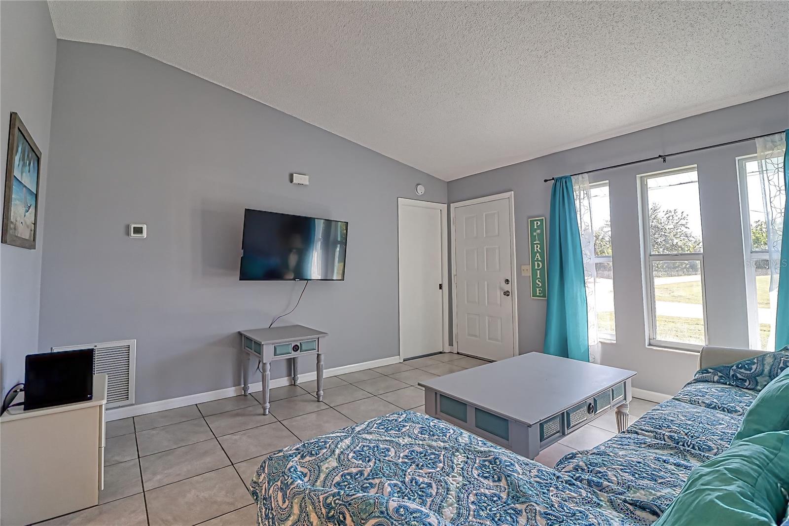Image 10 of 38 For 11058 Deerwood Avenue