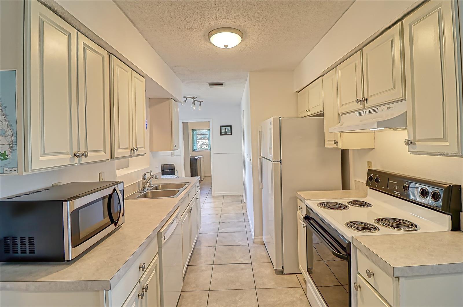Image 16 of 38 For 11058 Deerwood Avenue