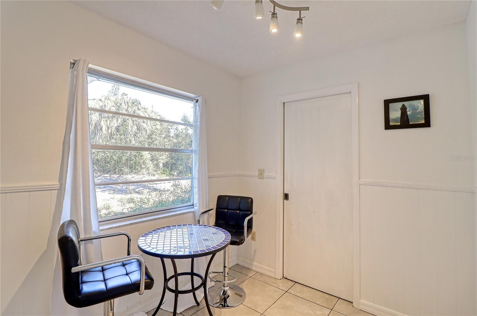 Image 21 of 38 For 11058 Deerwood Avenue