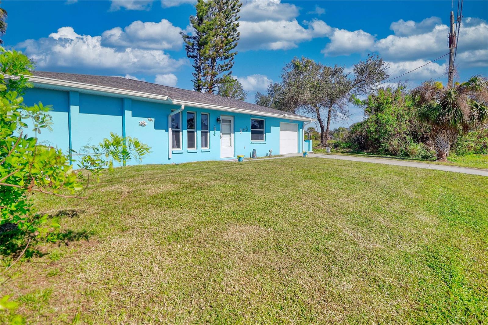 Image 3 of 38 For 11058 Deerwood Avenue