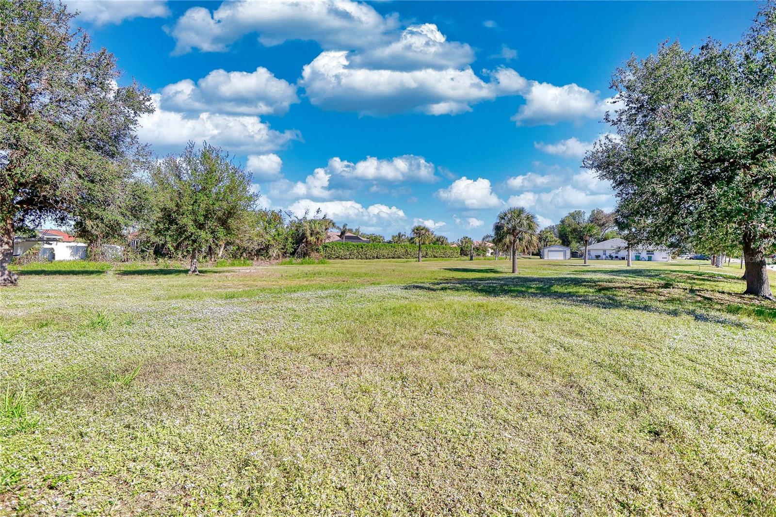 Image 4 of 38 For 11058 Deerwood Avenue