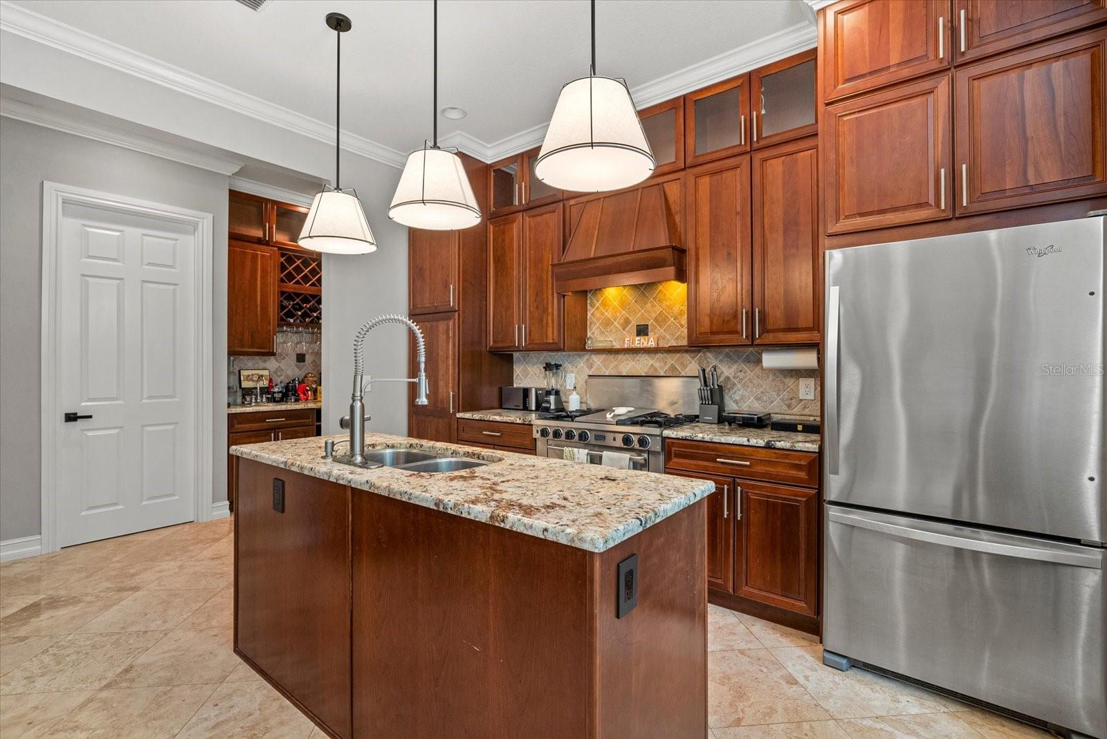 Listing photo id 16 for 213 Gaines Avenue