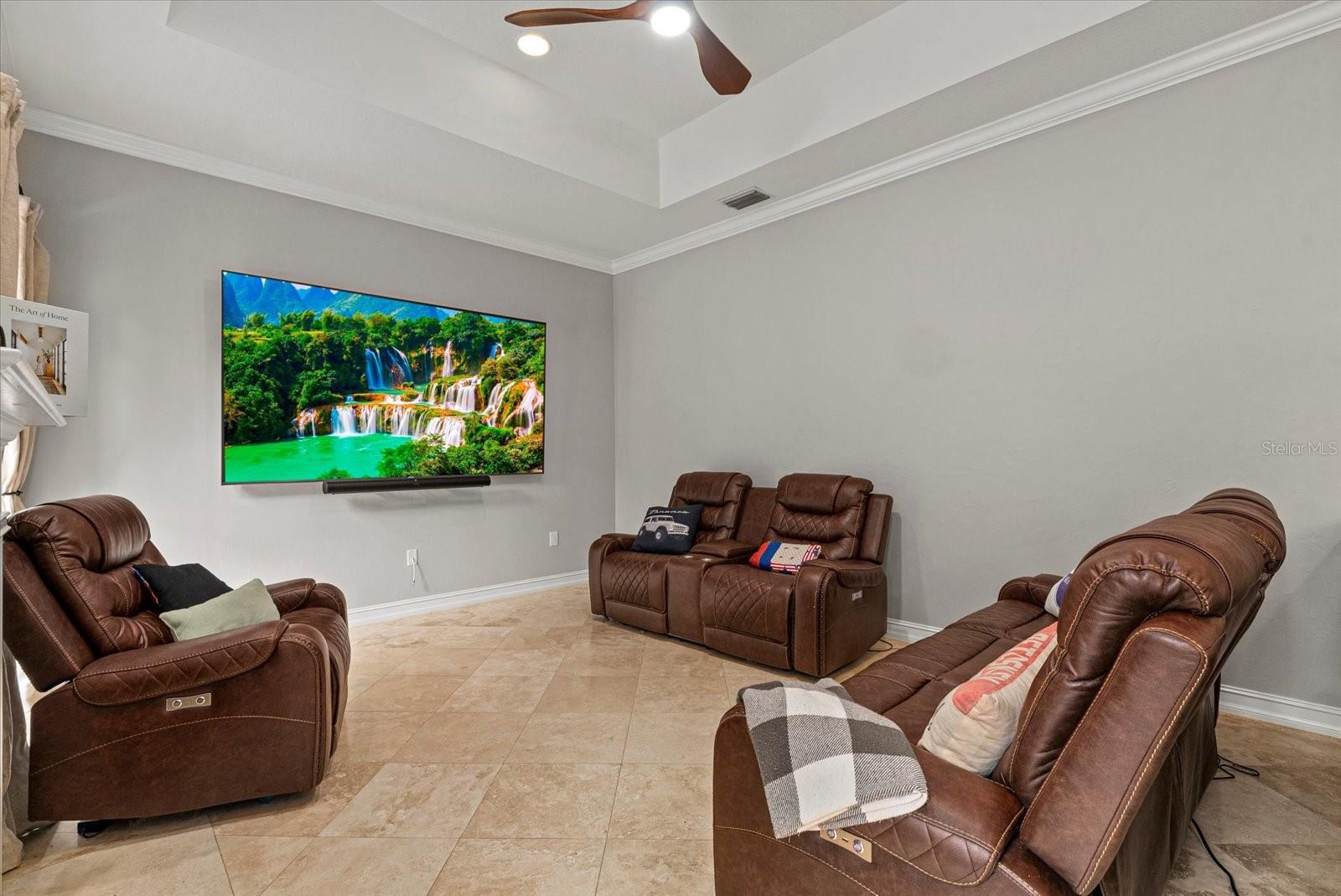 Listing photo id 19 for 213 Gaines Avenue