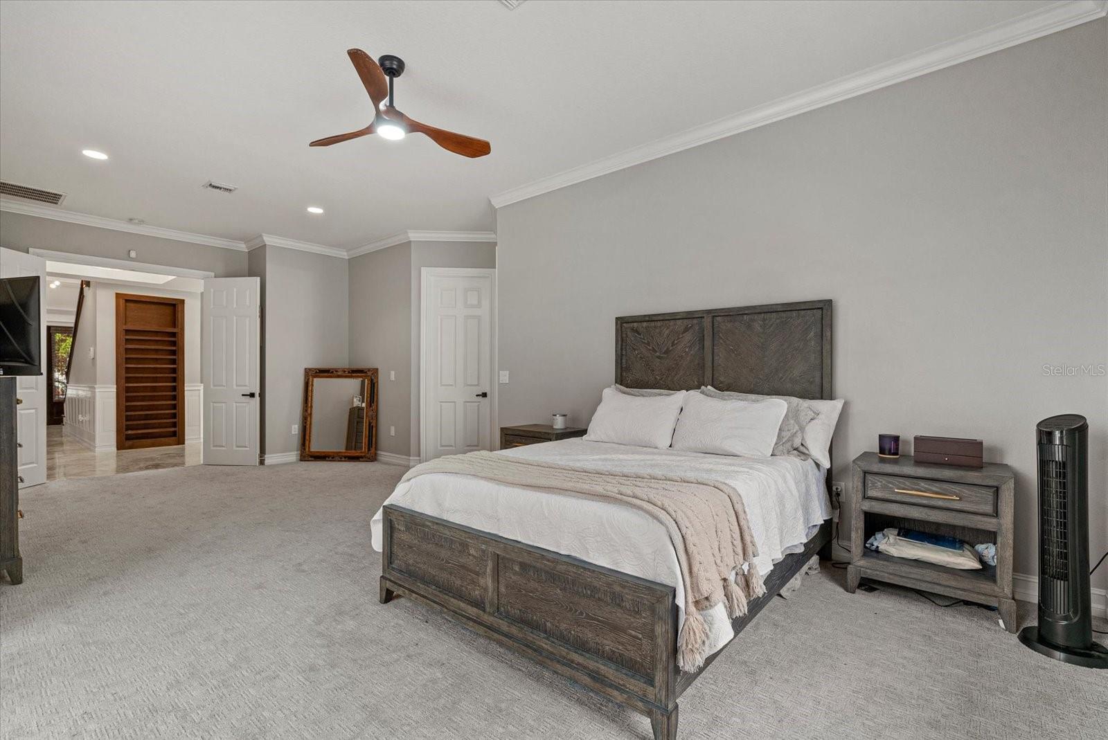 Listing photo id 22 for 213 Gaines Avenue