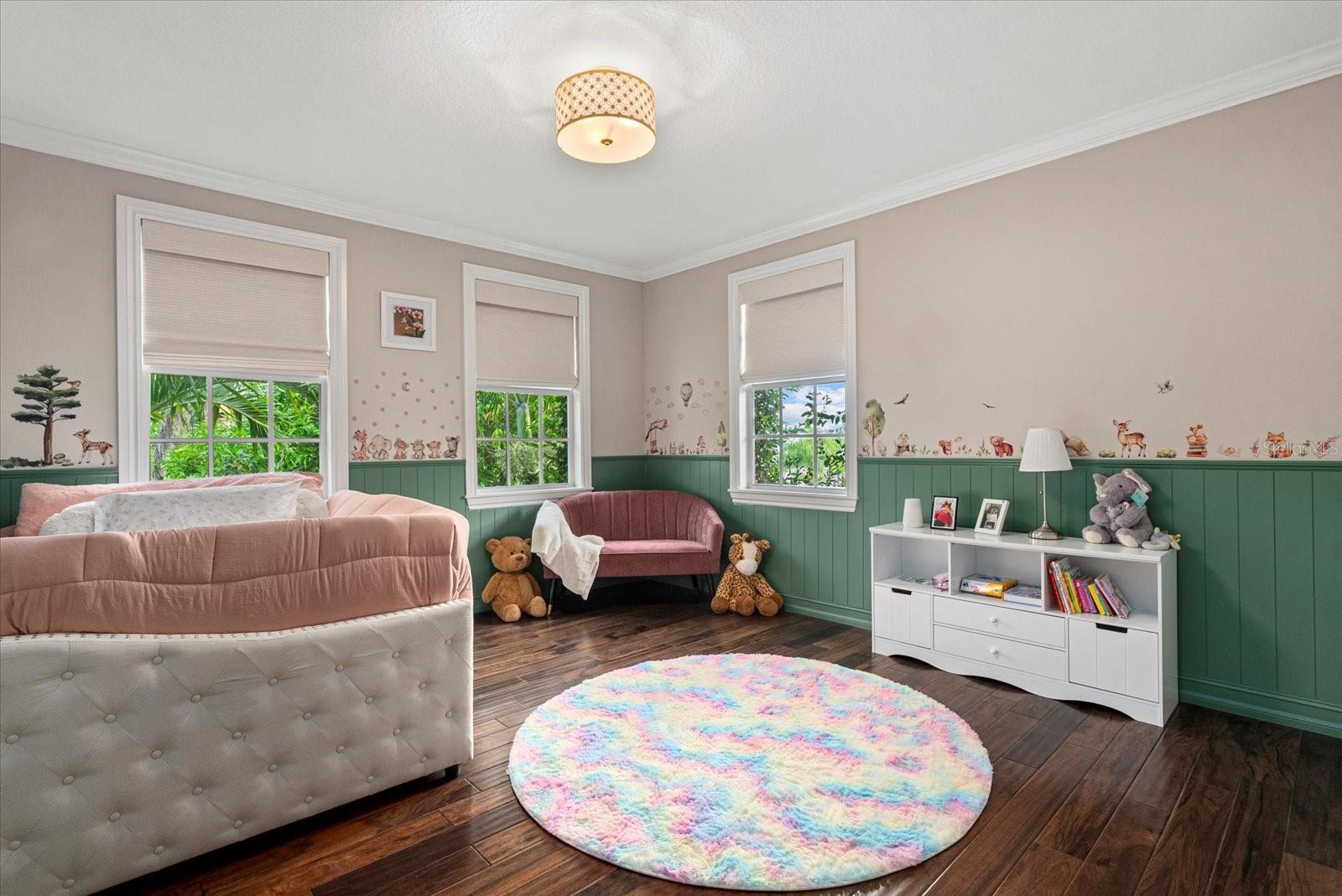 Listing photo id 30 for 213 Gaines Avenue