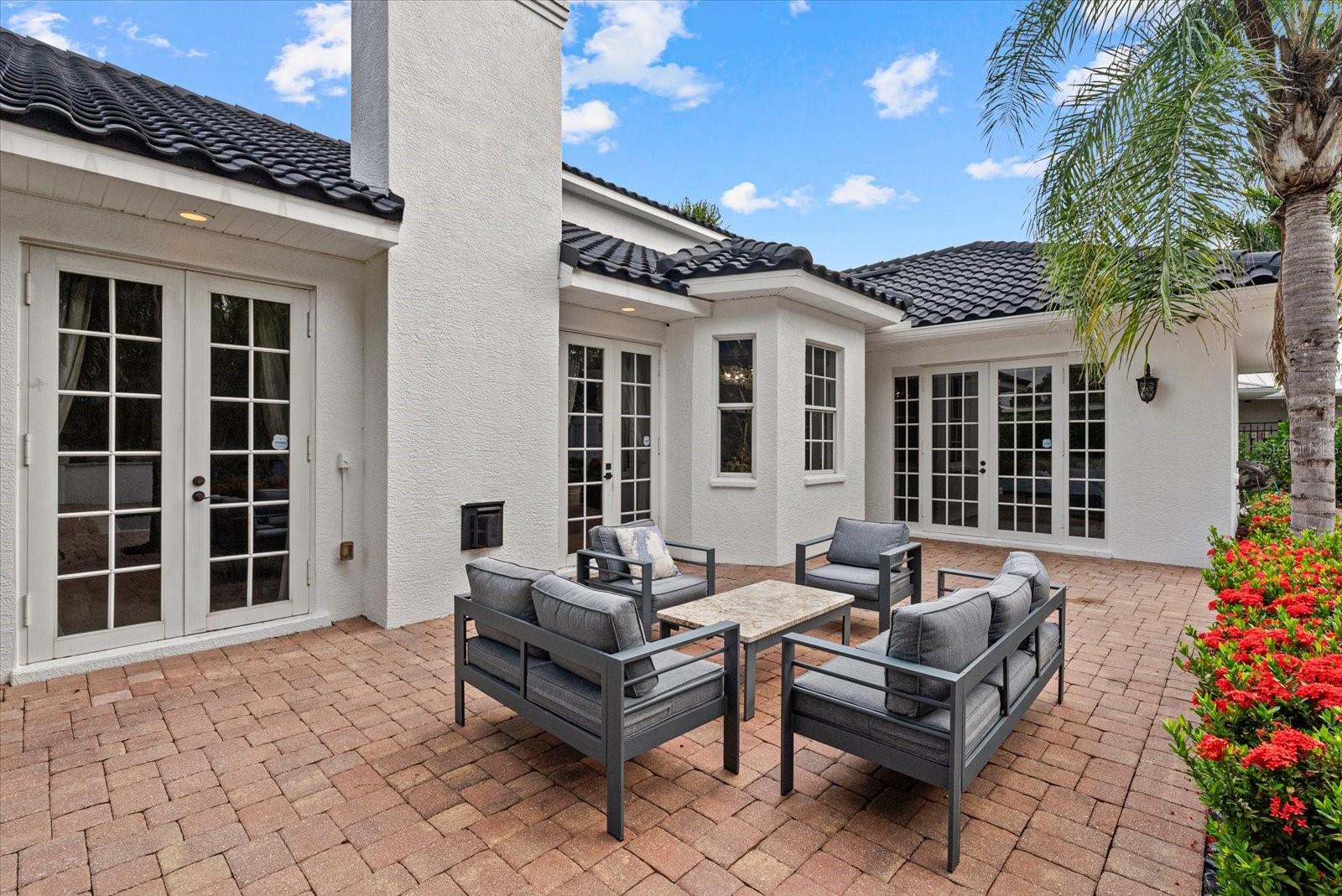 Listing photo id 34 for 213 Gaines Avenue