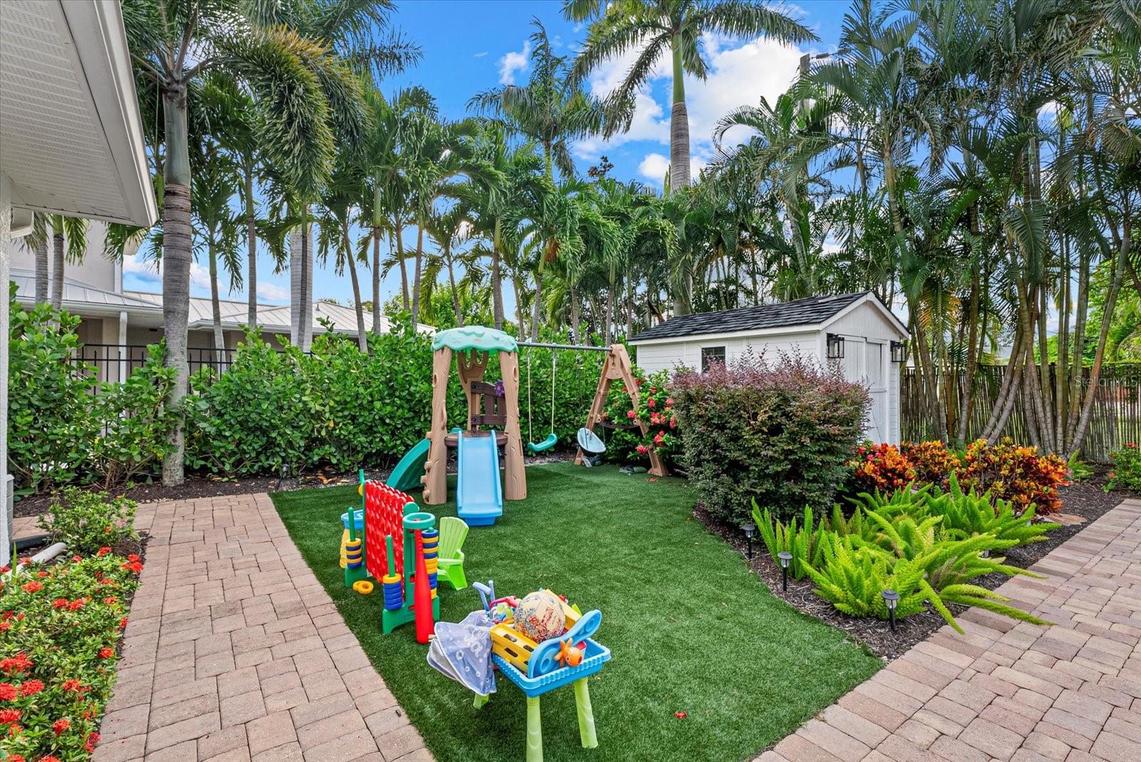 Listing photo id 41 for 213 Gaines Avenue