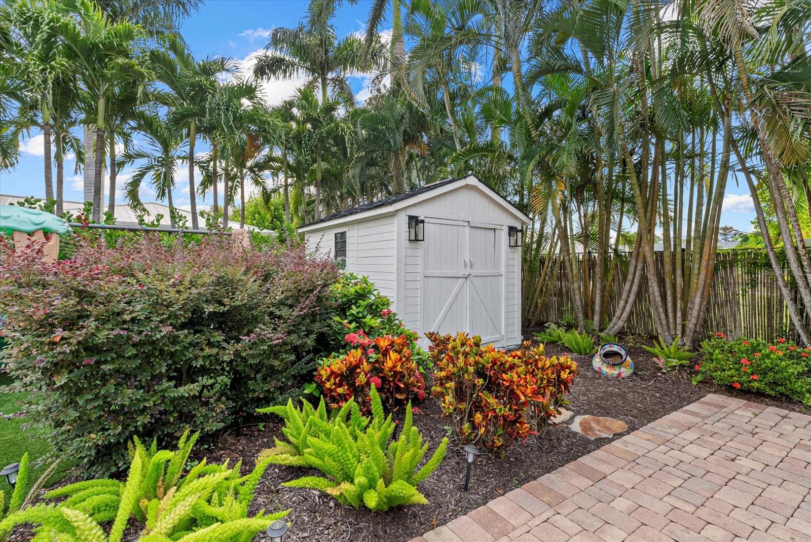 Listing photo id 42 for 213 Gaines Avenue