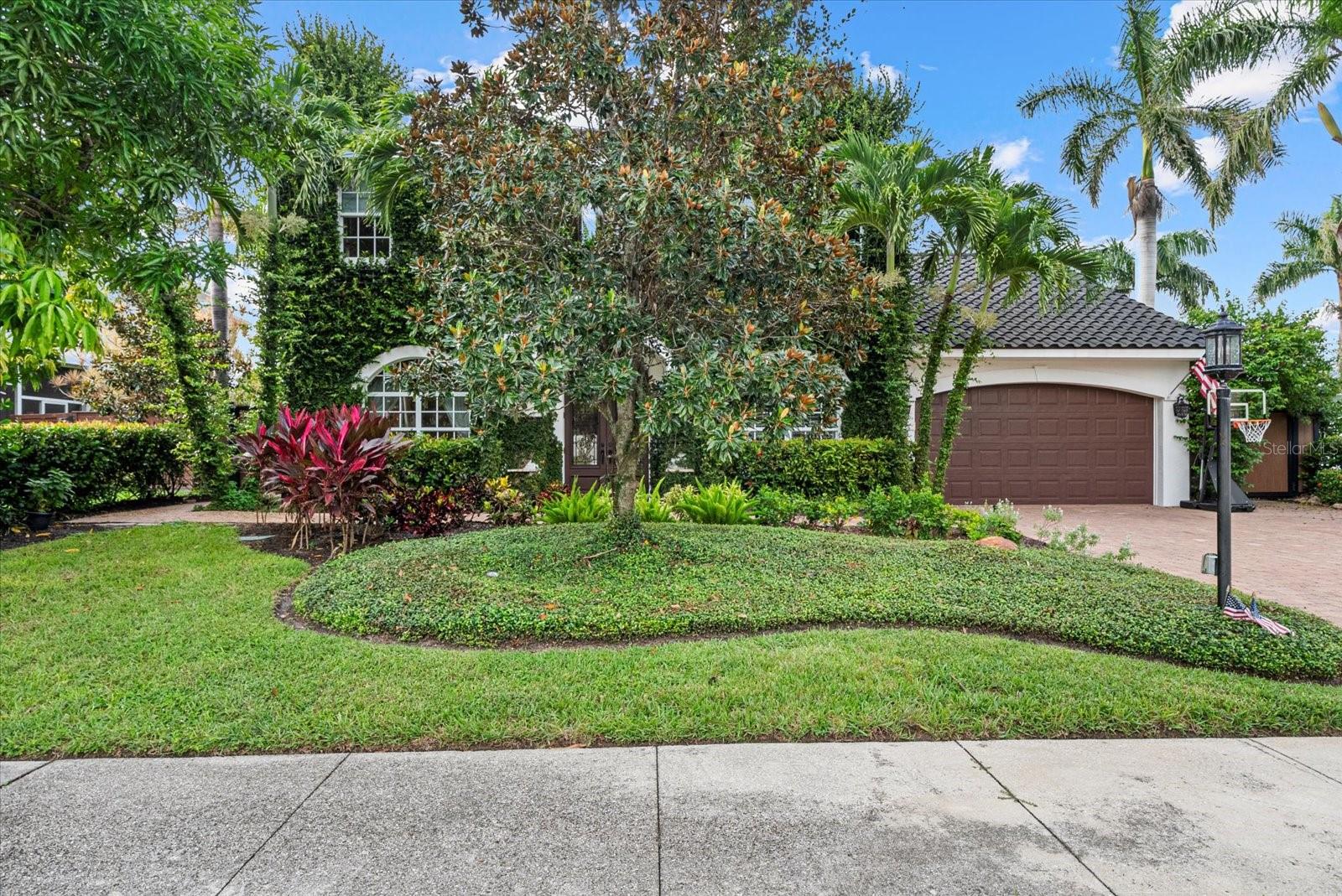 Listing photo id 5 for 213 Gaines Avenue