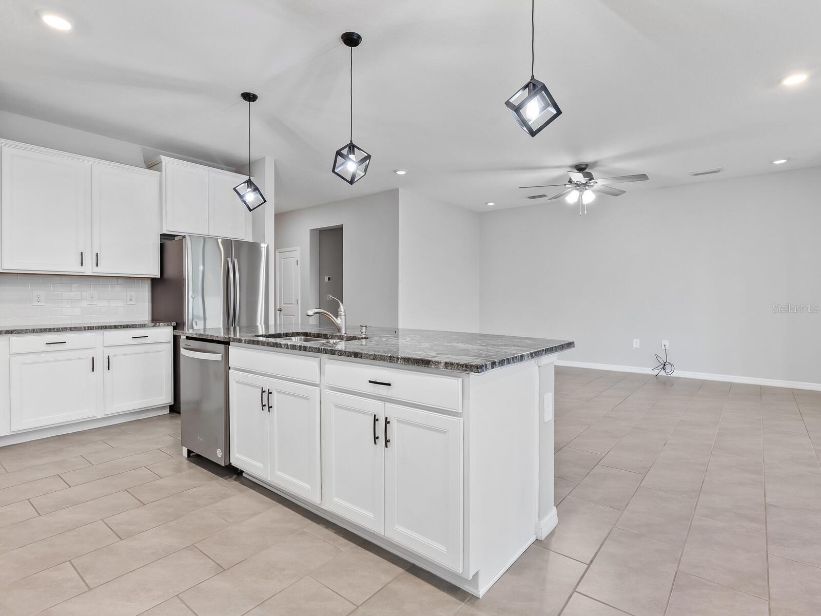 Image 10 of 45 For 2092 Midnight Pearl Drive
