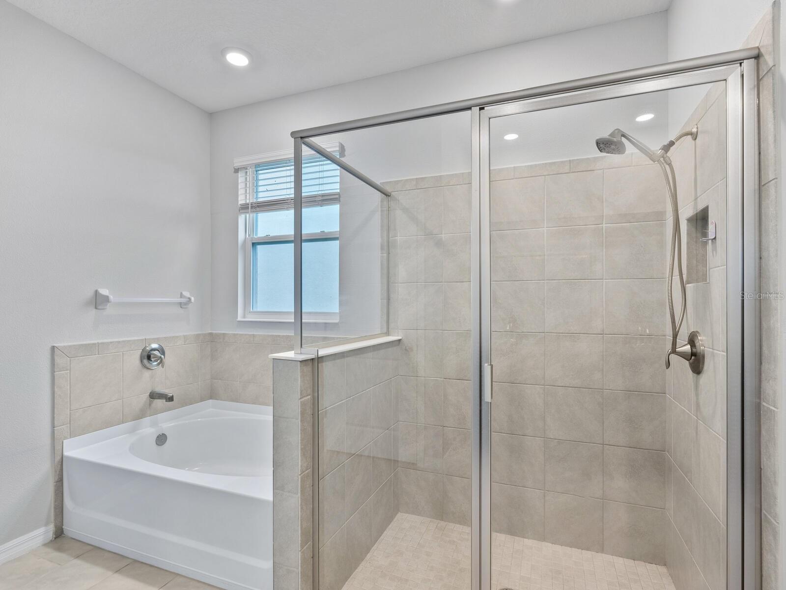 Image 19 of 45 For 2092 Midnight Pearl Drive