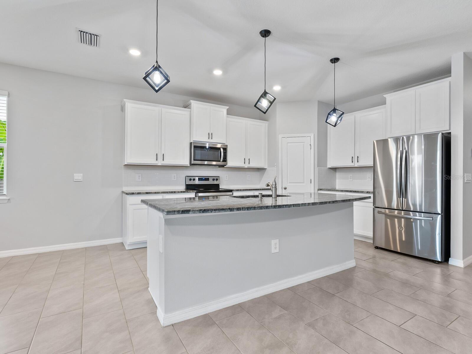 Image 6 of 45 For 2092 Midnight Pearl Drive