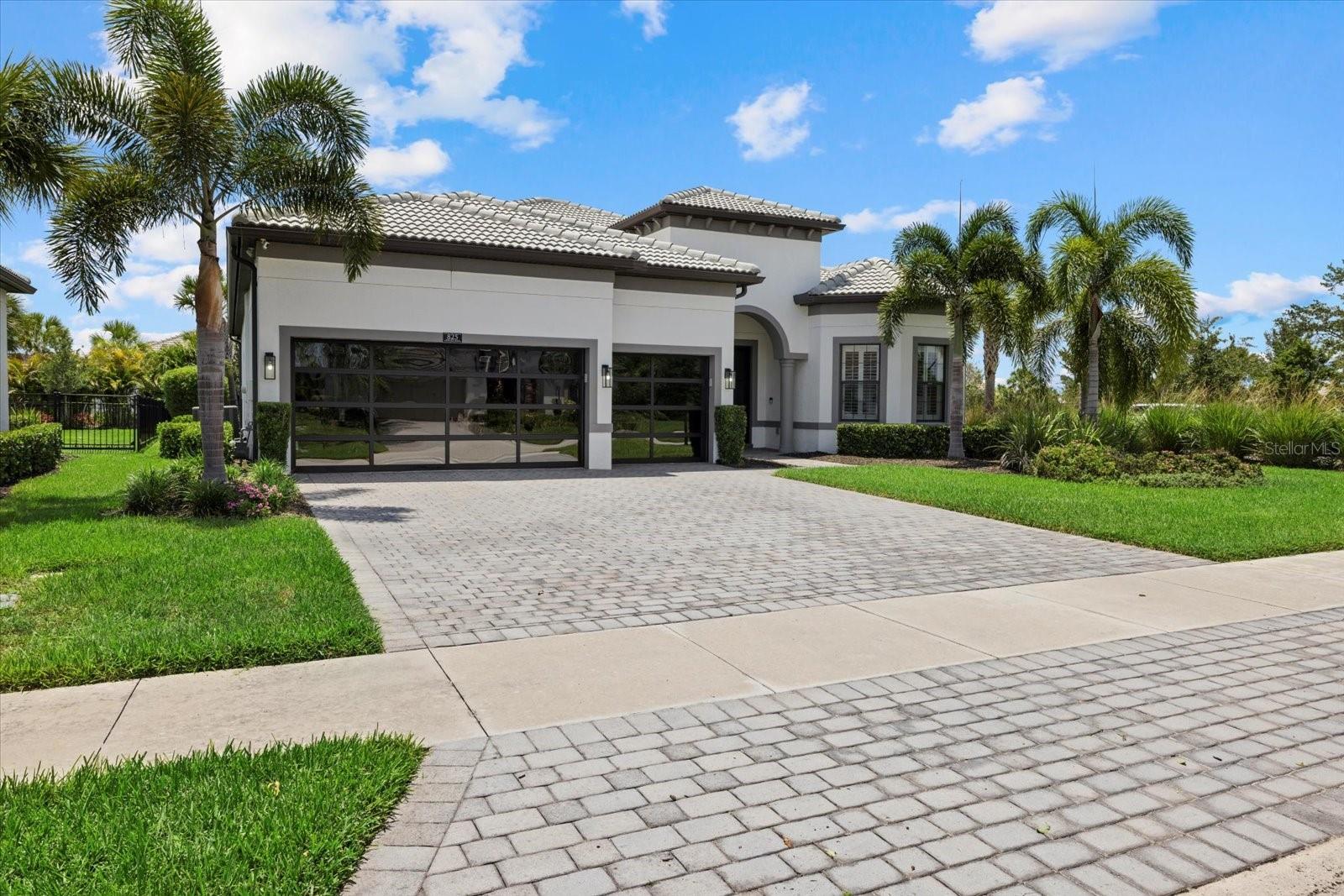 Image 4 of 92 For 825 Seascape Place