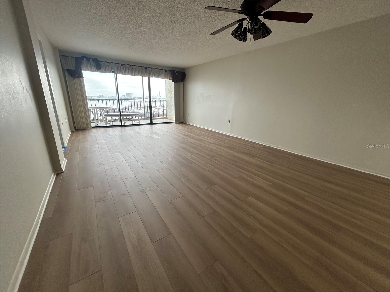 Image 3 of 14 For 1510 1st Avenue W 502