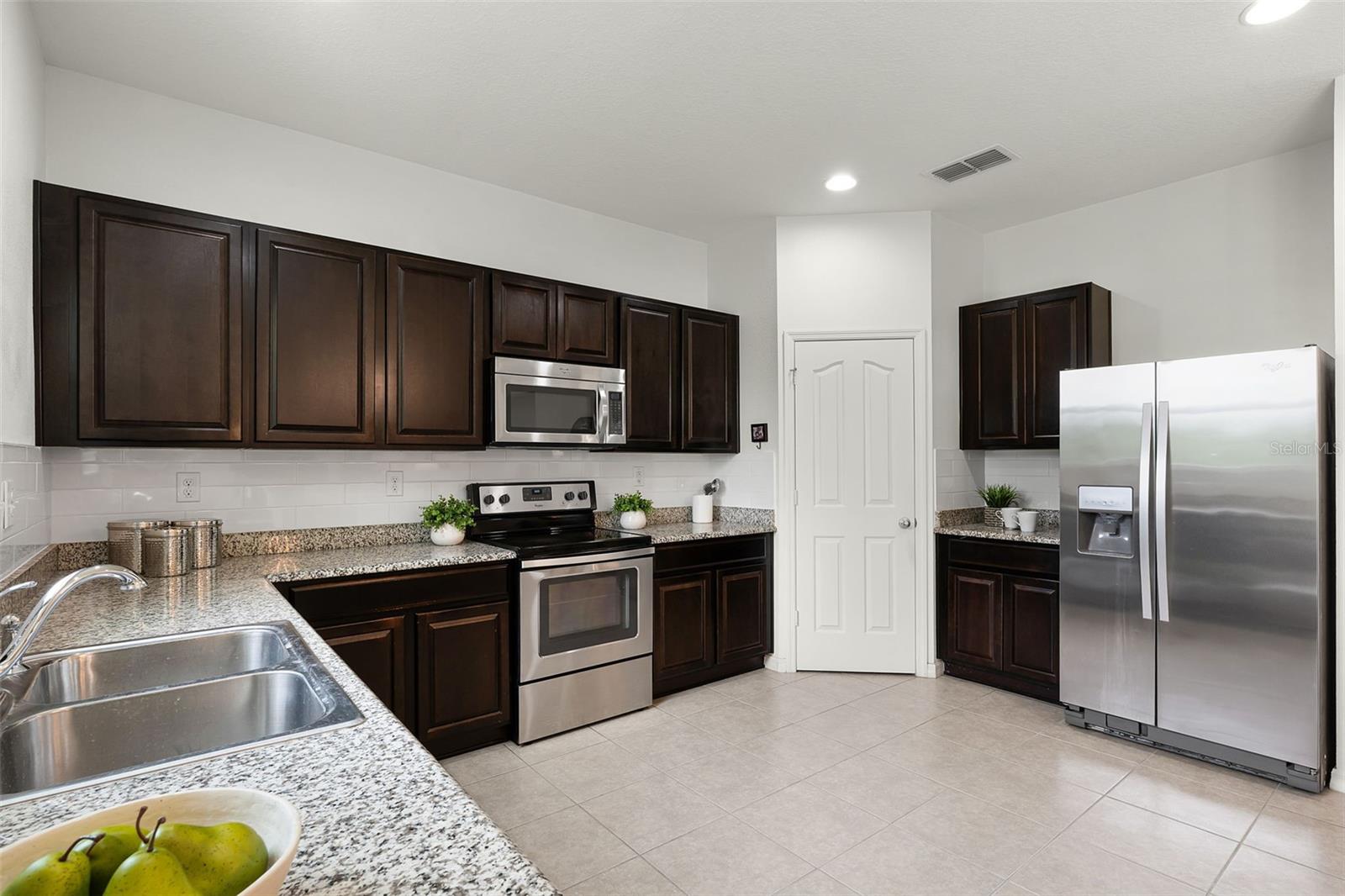 Image 12 of 37 For 2815 Shelburne Way