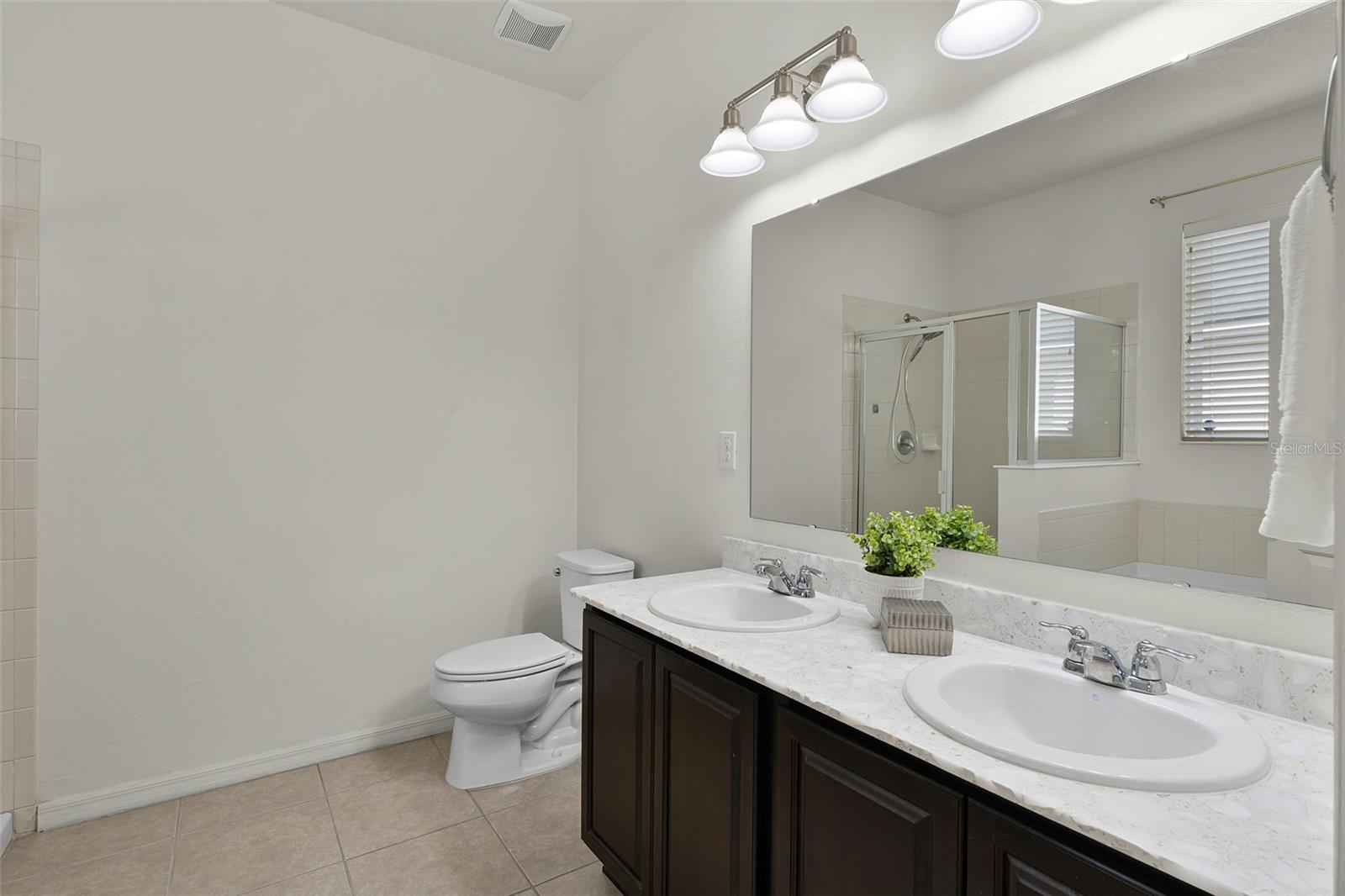 Image 21 of 37 For 2815 Shelburne Way