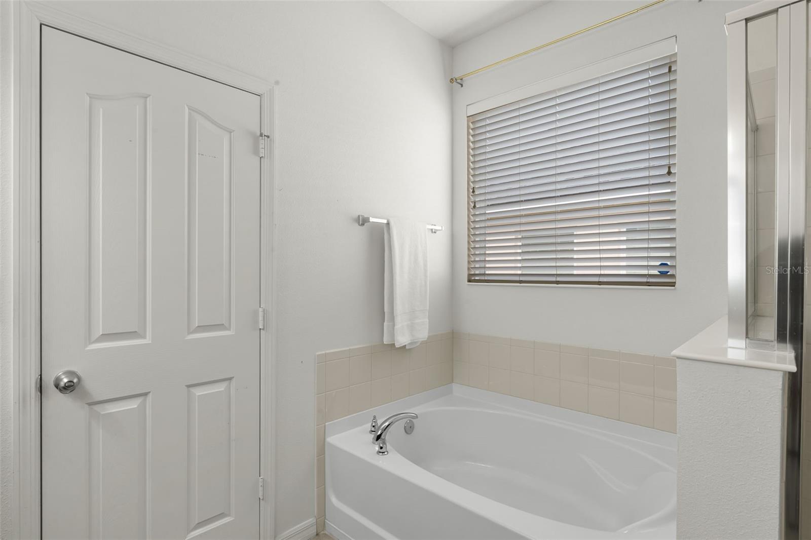 Image 24 of 37 For 2815 Shelburne Way