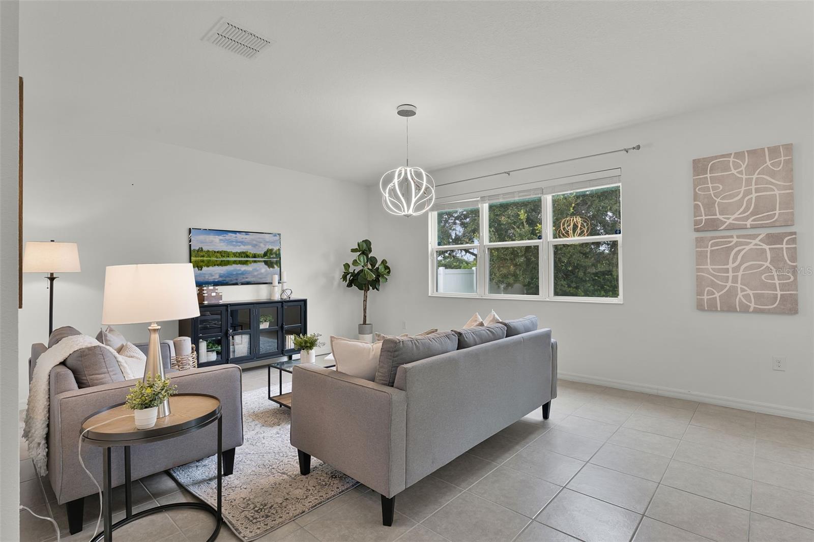 Image 6 of 37 For 2815 Shelburne Way