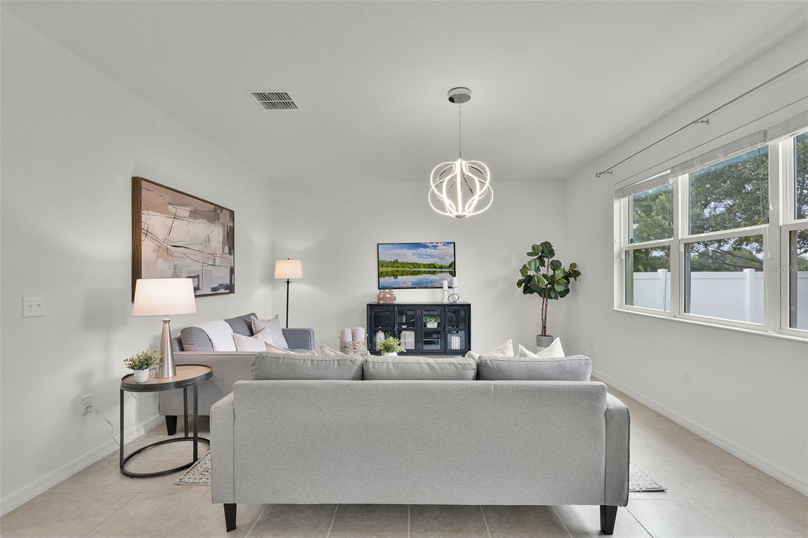 Image 7 of 37 For 2815 Shelburne Way