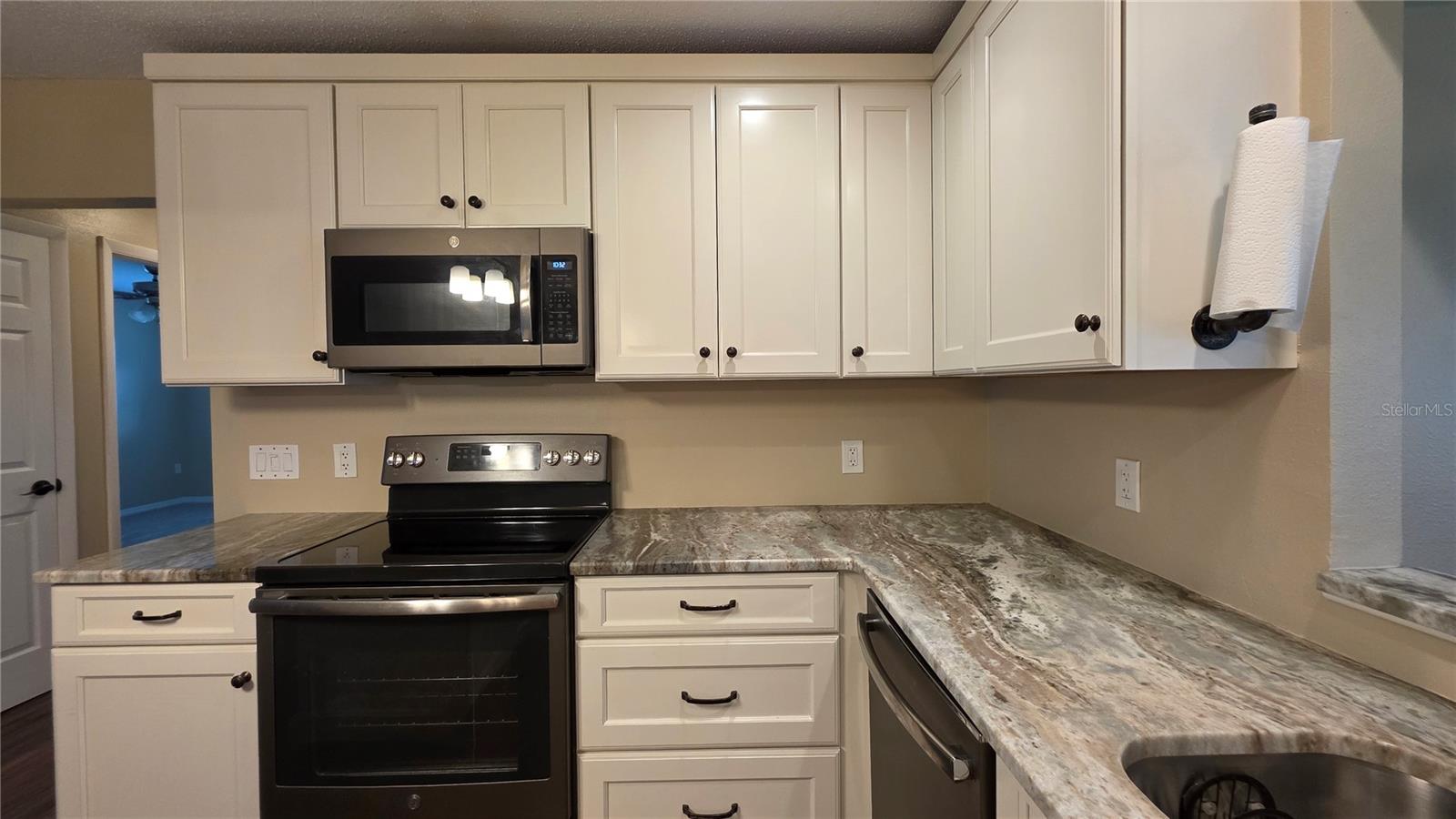 Image 6 of 26 For 3114 22nd Avenue W