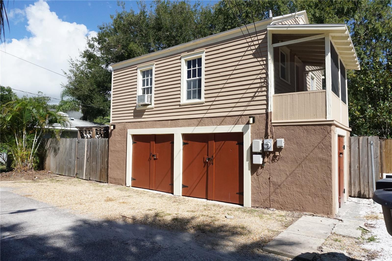 Image 10 of 32 For 1066 18th Avenue N