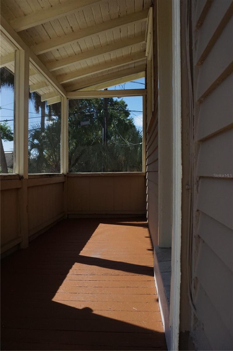 Image 22 of 32 For 1066 18th Avenue N