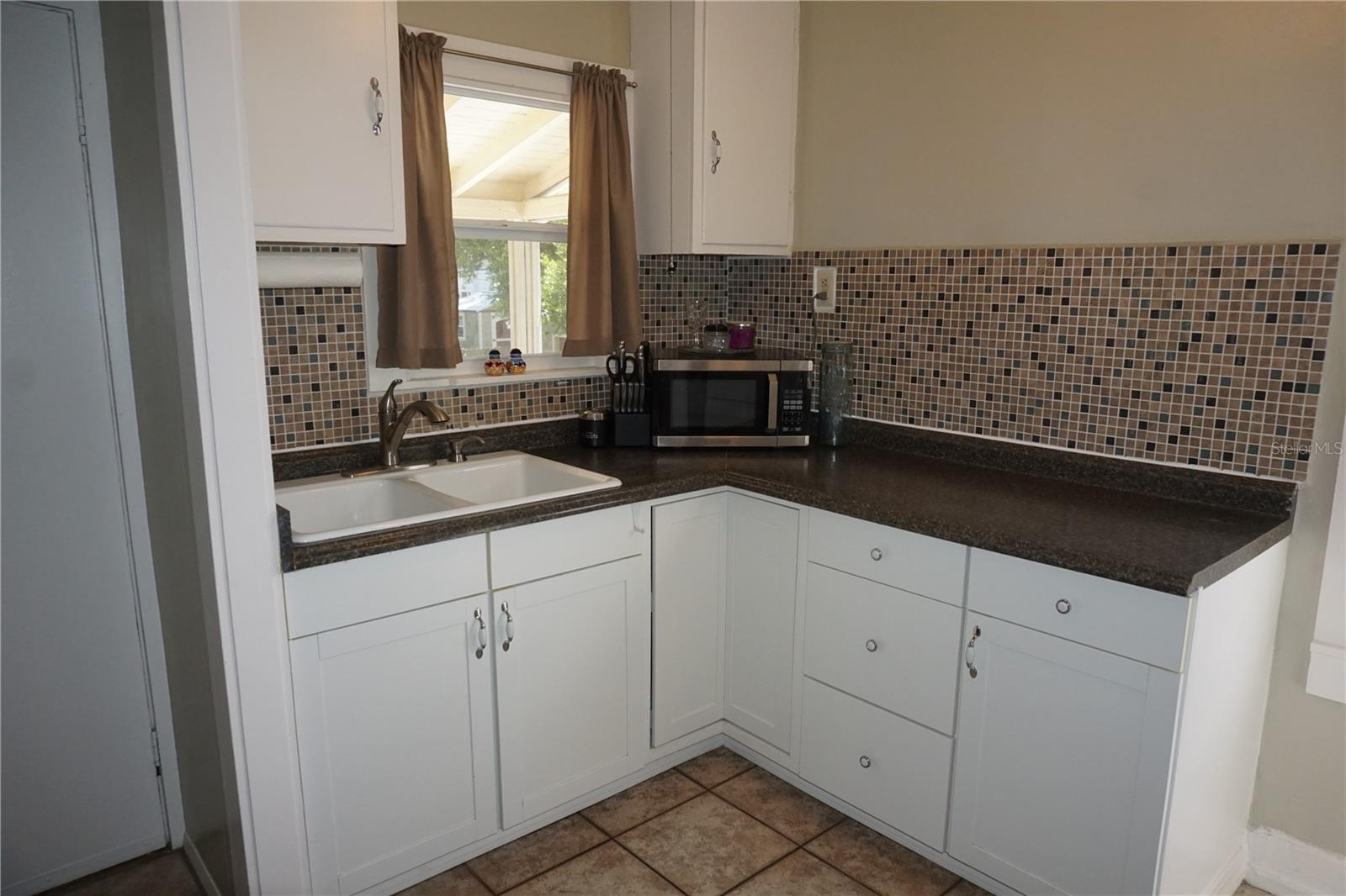 Image 23 of 32 For 1066 18th Avenue N