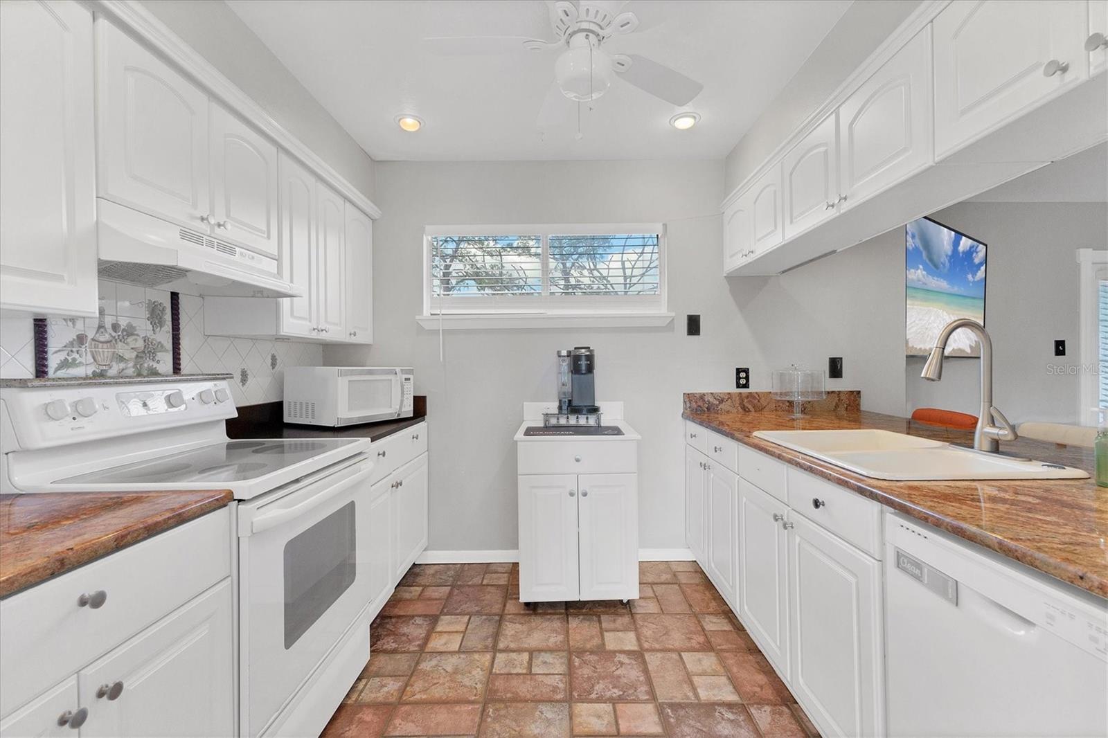 Image 10 of 56 For 4371 Sandner Drive 4371