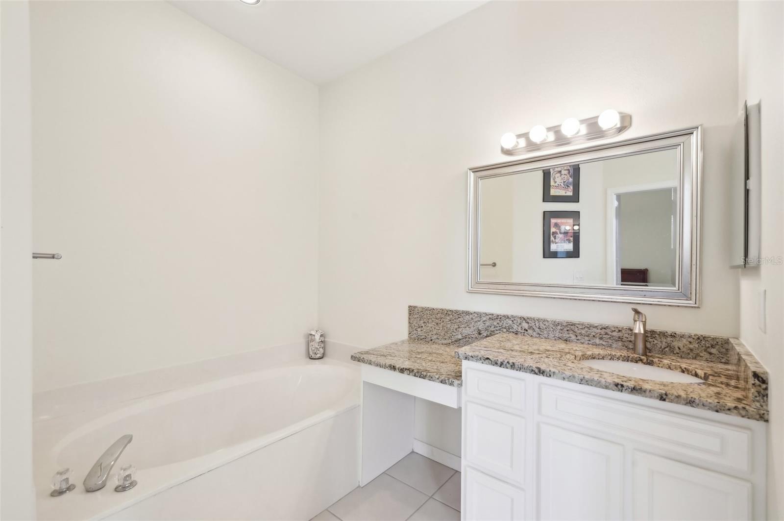 Image 16 of 26 For 3829 Alamanda Drive