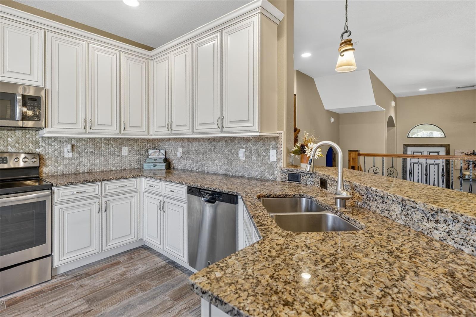 Image 14 of 39 For 8421 Olinda Way 3608