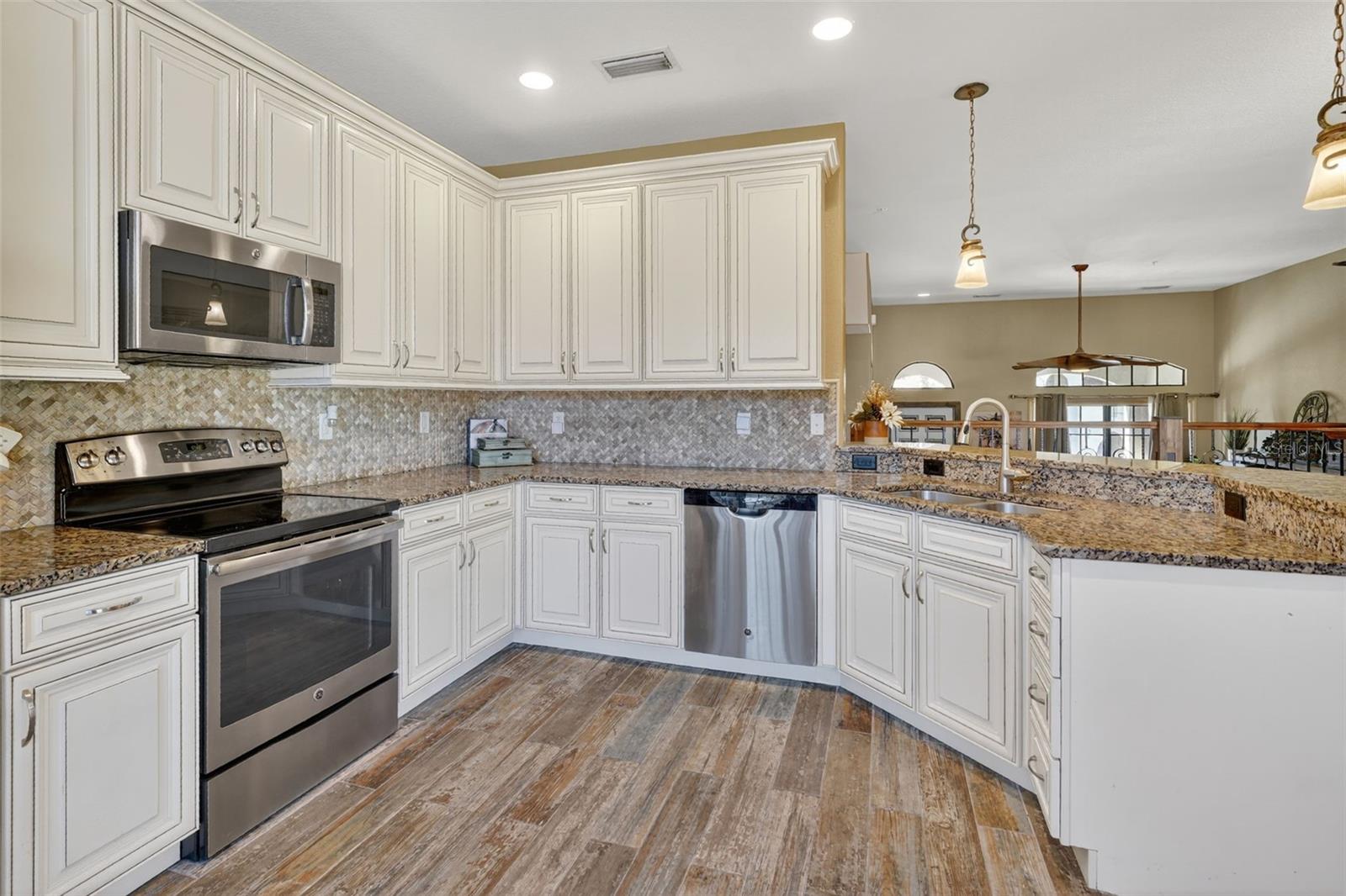 Image 16 of 39 For 8421 Olinda Way 3608