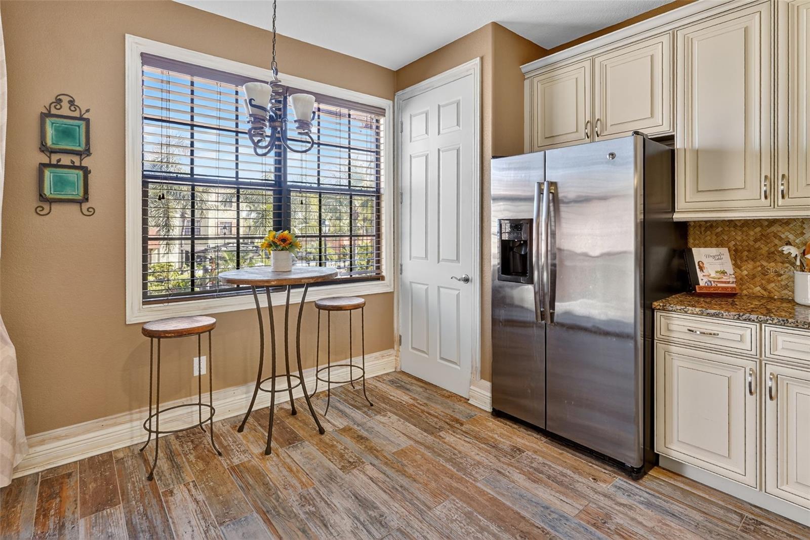 Image 17 of 39 For 8421 Olinda Way 3608
