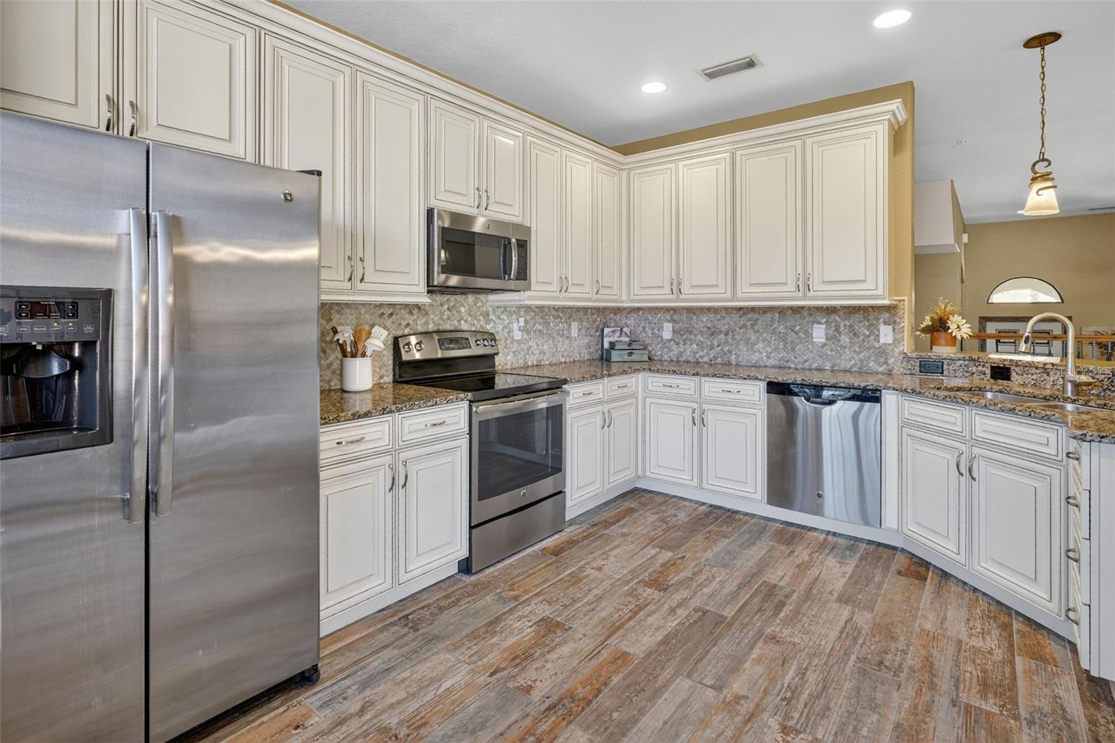 Image 20 of 39 For 8421 Olinda Way 3608