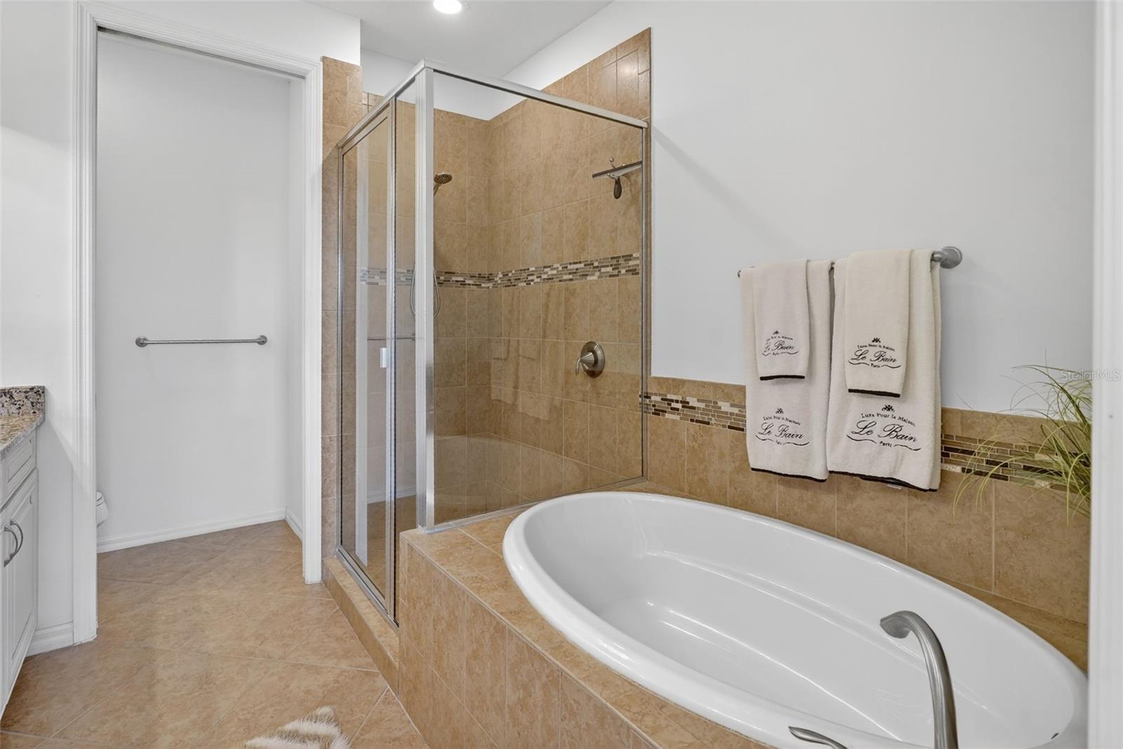 Image 30 of 39 For 8421 Olinda Way 3608