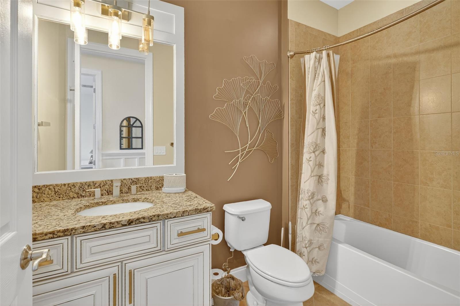 Image 32 of 39 For 8421 Olinda Way 3608