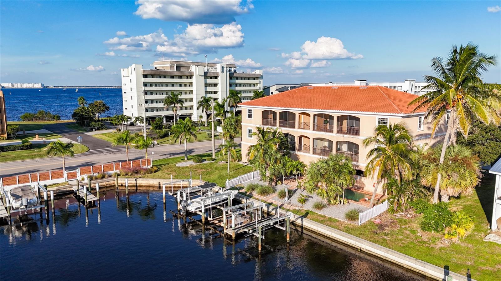 Image 49 of 57 For 290 Lewis Circle Circle 132