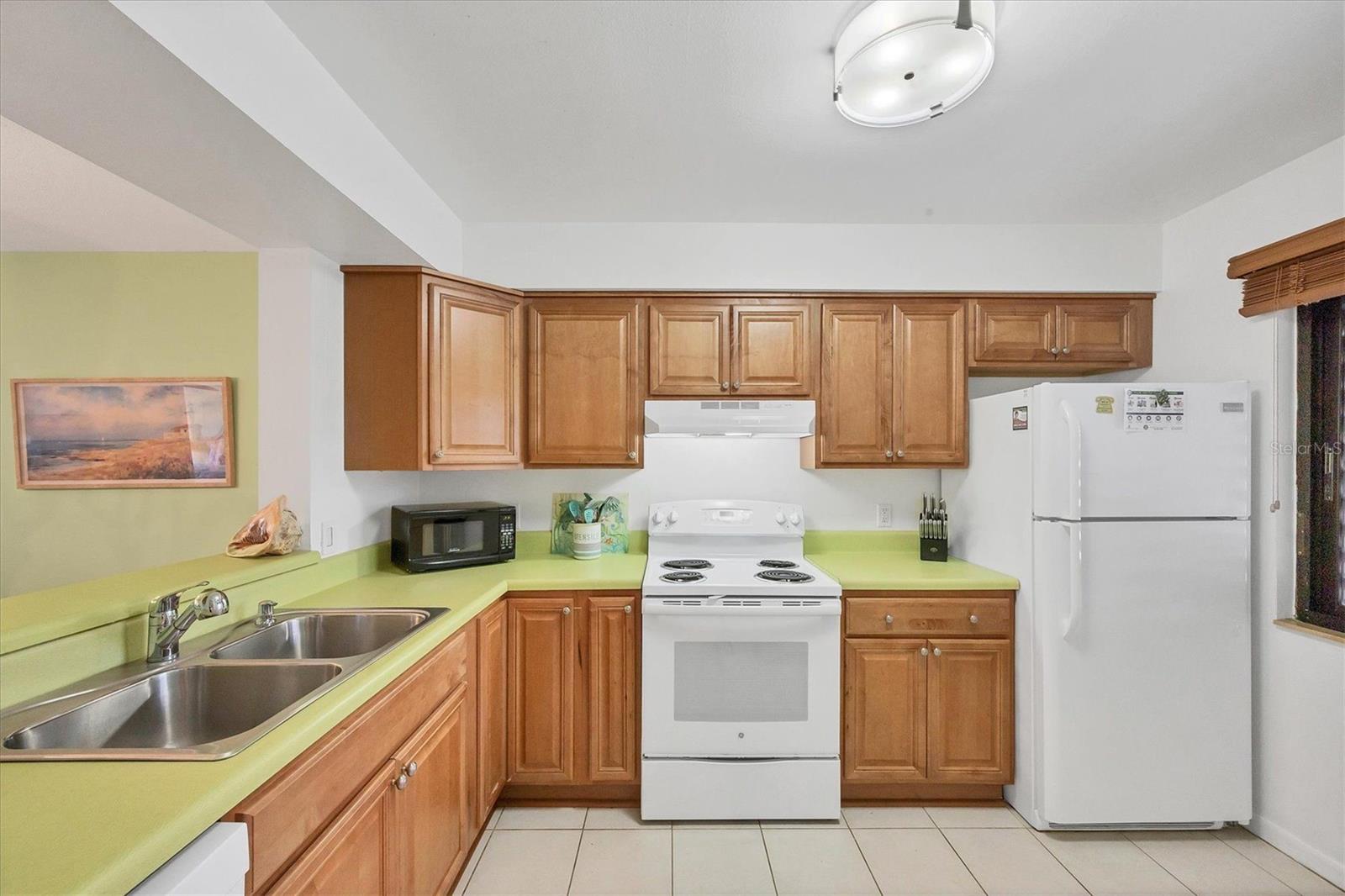 Image 12 of 69 For 5216 Lake Village Drive 71