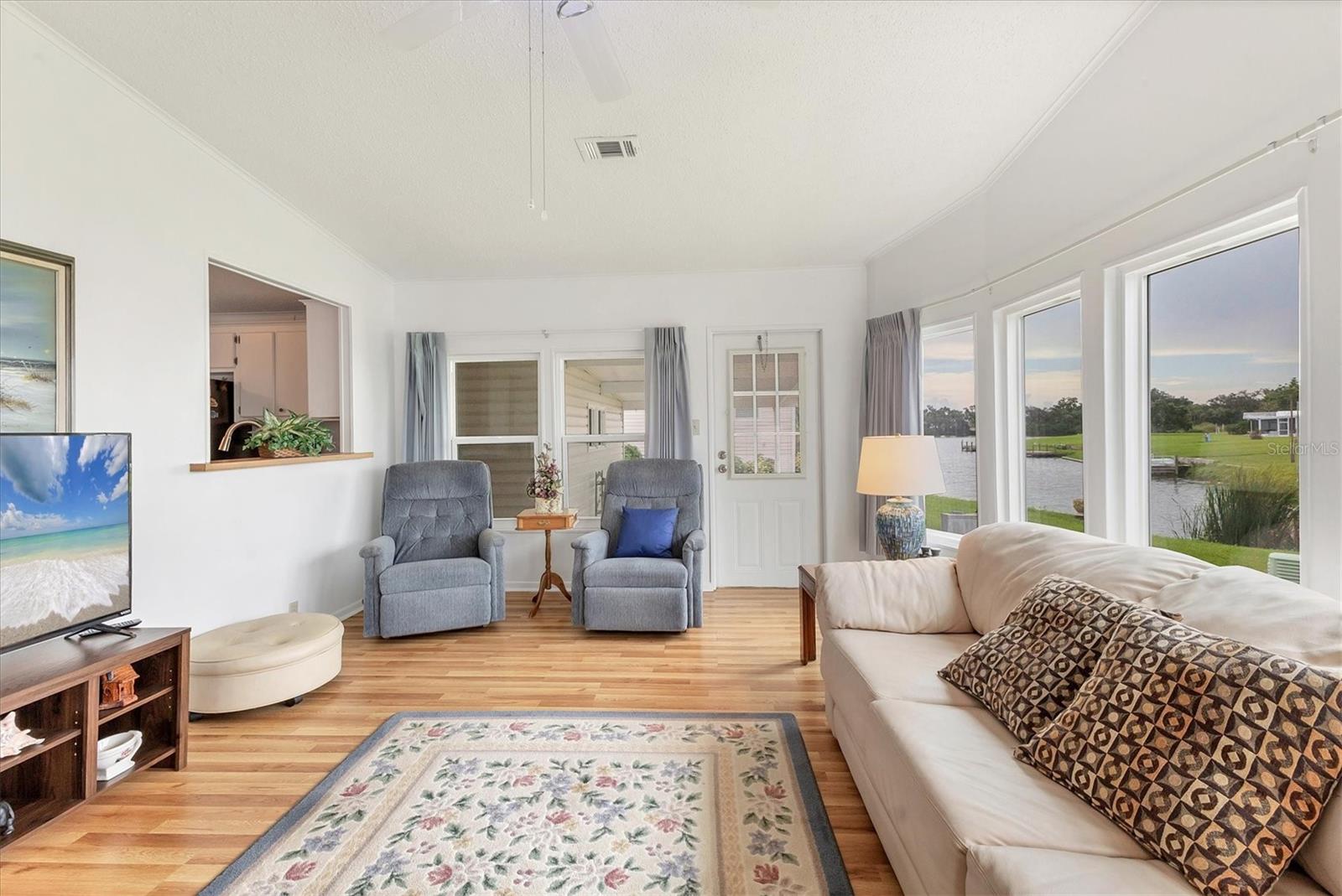 Image 13 of 47 For 4507 15th Street Court E