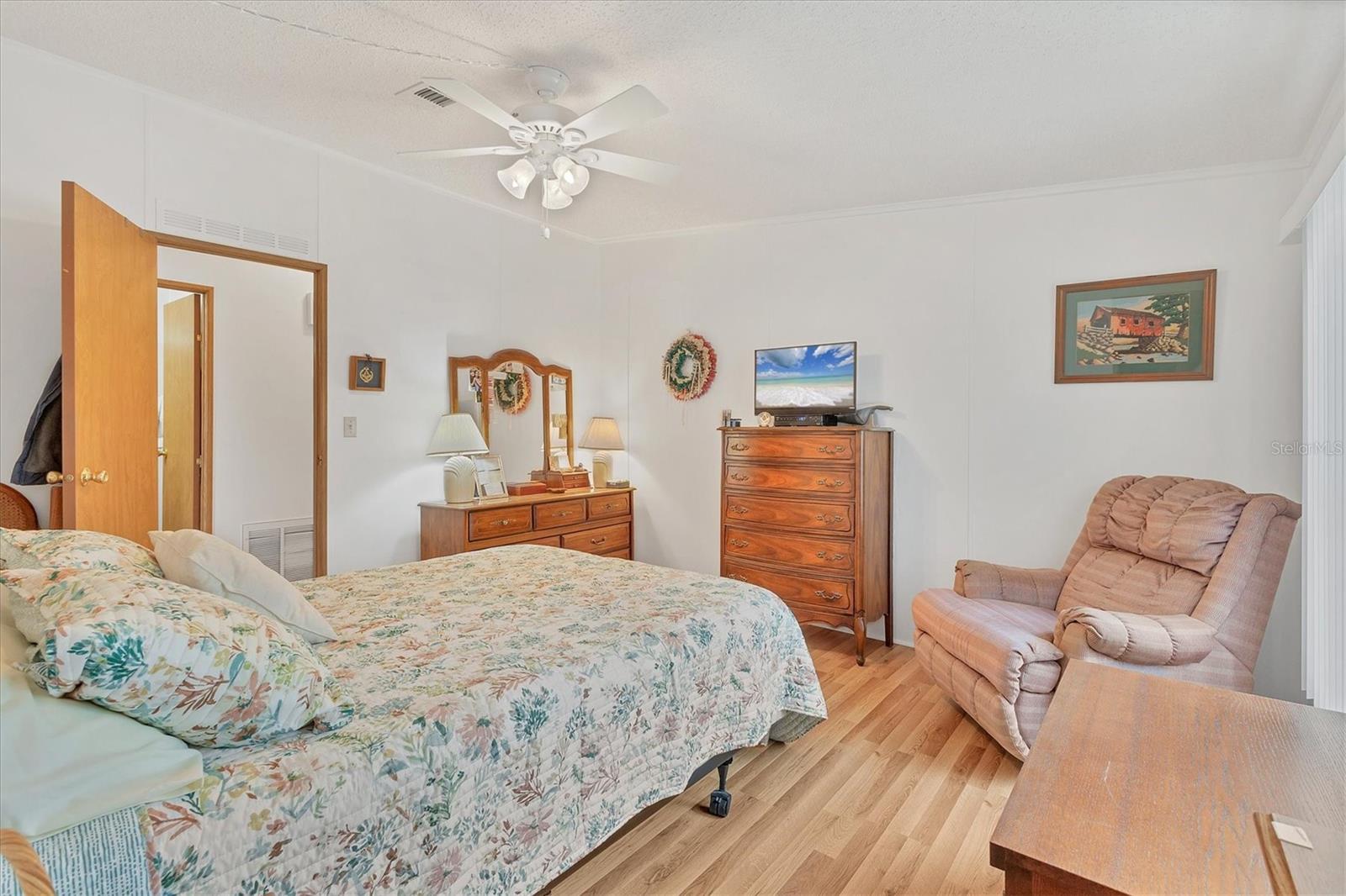 Image 18 of 47 For 4507 15th Street Court E