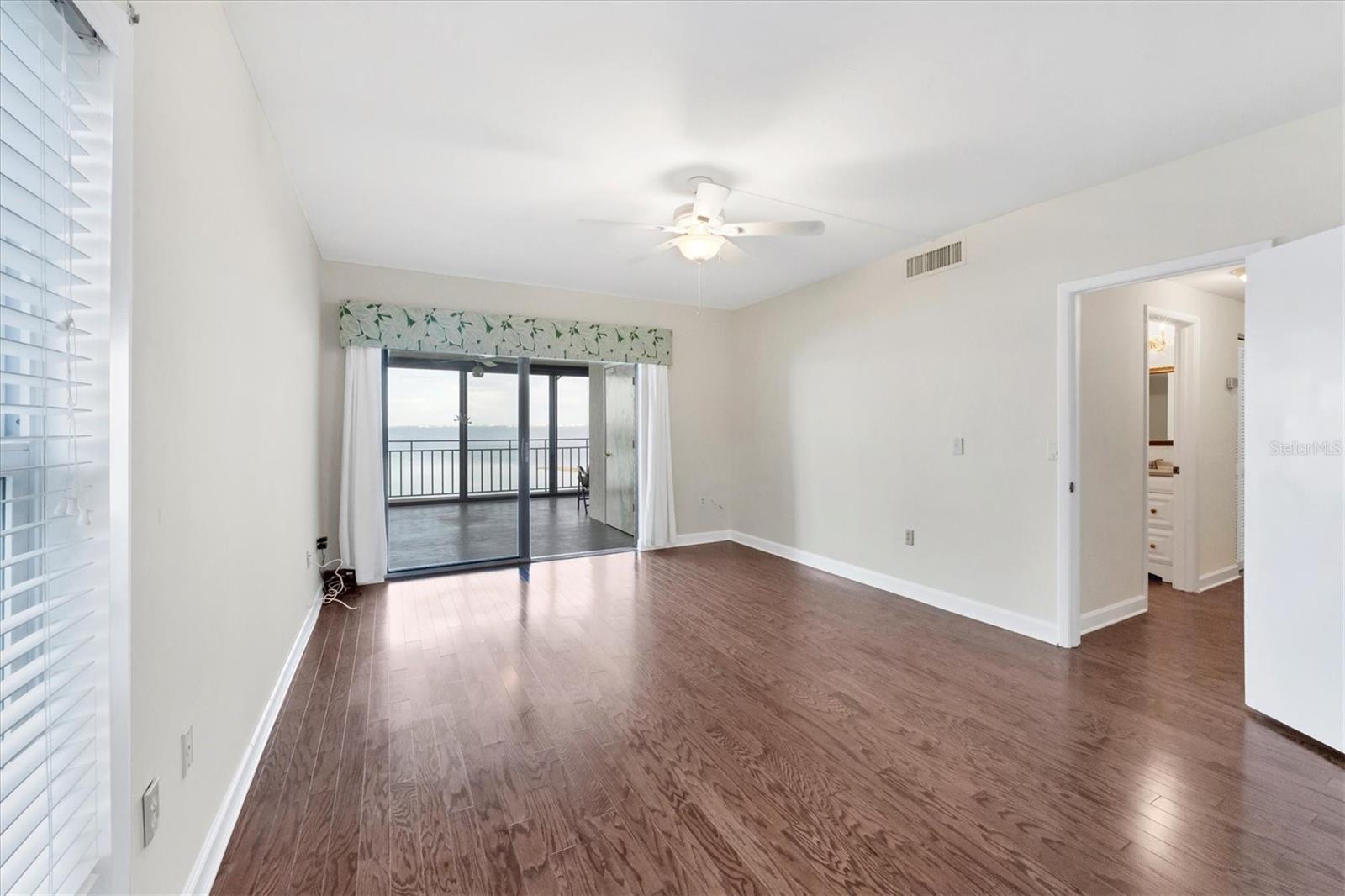 Image 19 of 51 For 6430 Sun Eagle Lane 201