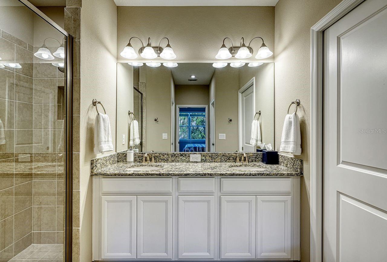 Image 17 of 47 For 12405 Osorio Court 103