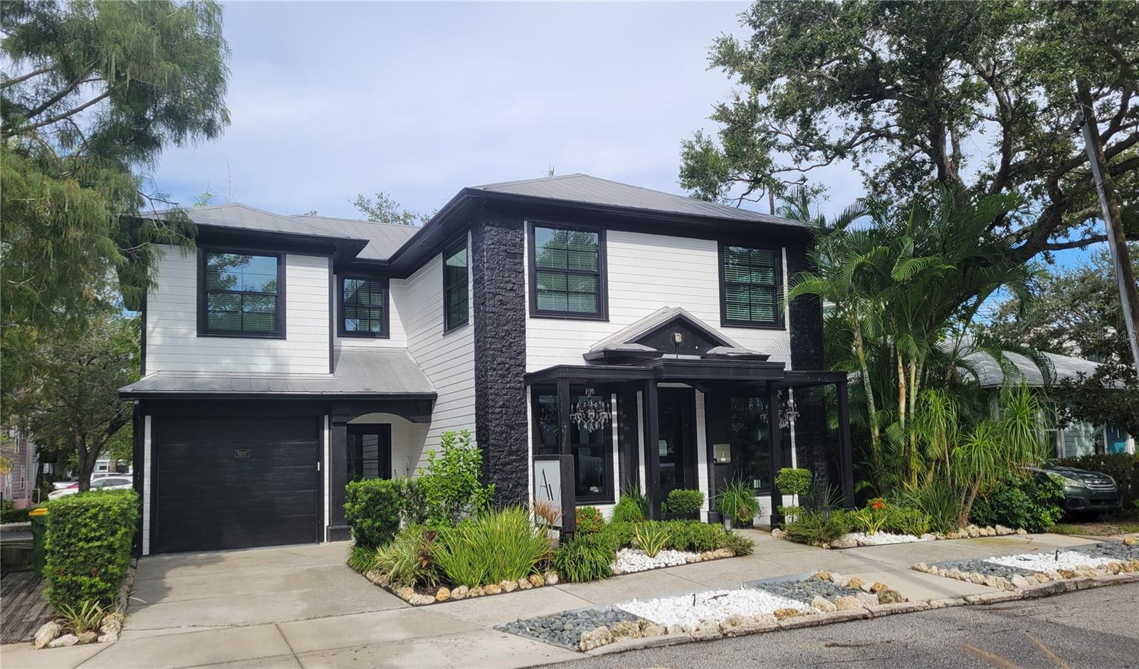Details for 252 Links Avenue 2nd Floor, SARASOTA, FL 34236
