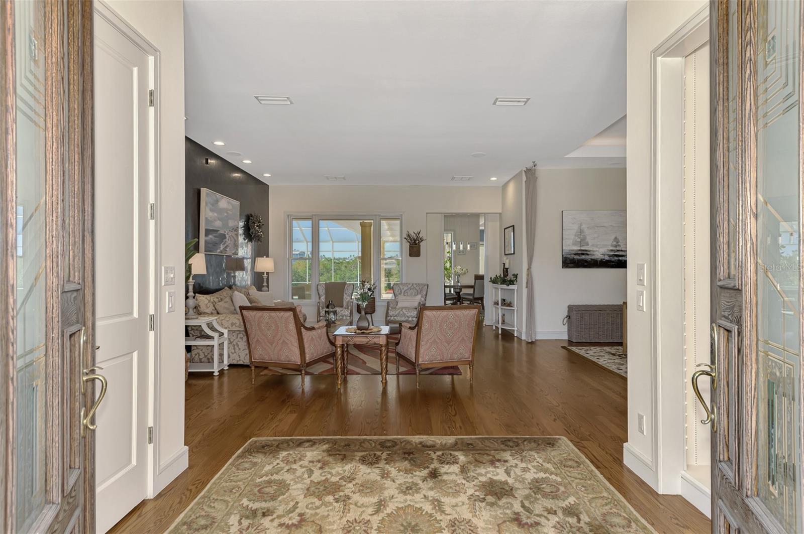 Image 4 of 48 For 5800 Tidewood Avenue