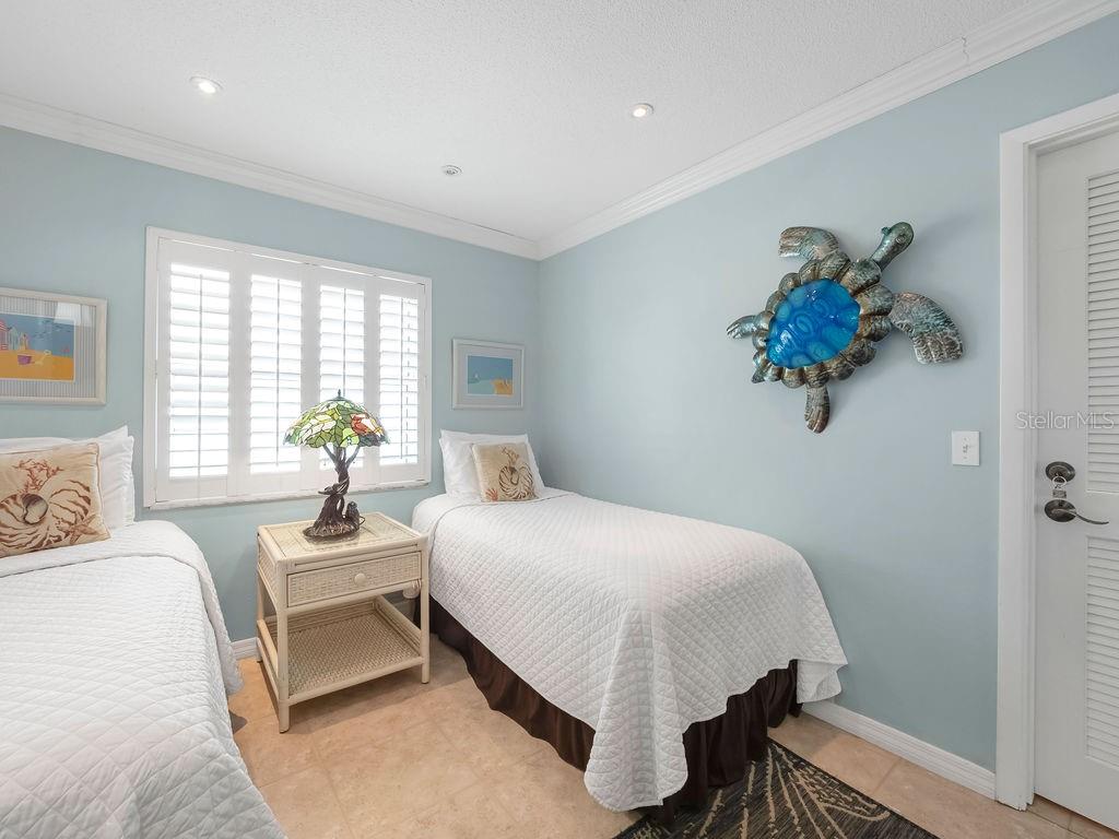Image 30 of 75 For 6700 Gulf Drive B8