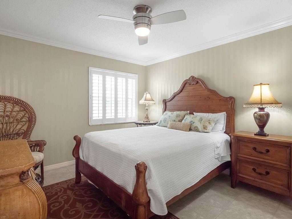 Image 31 of 75 For 6700 Gulf Drive B8