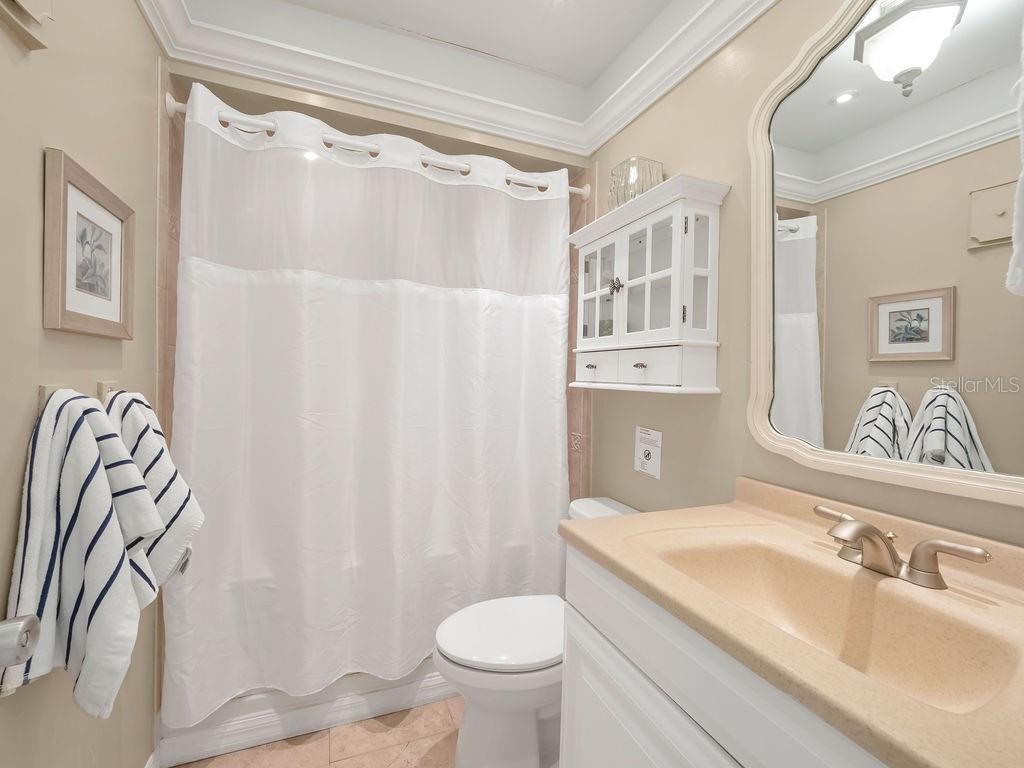 Image 34 of 75 For 6700 Gulf Drive B8
