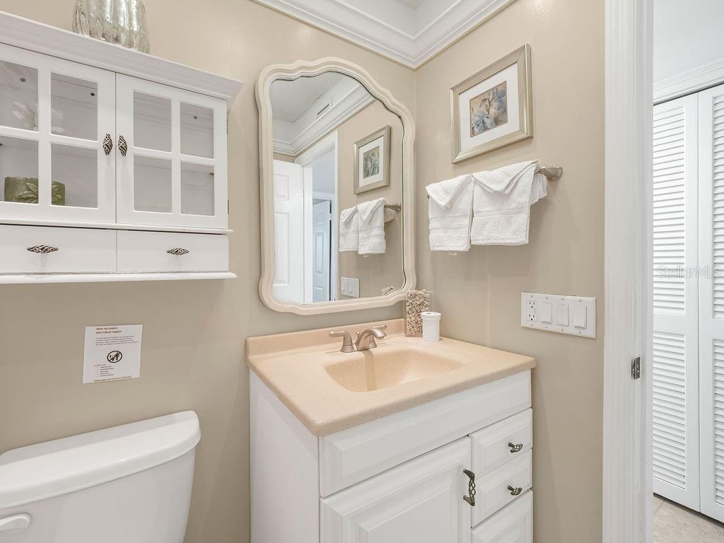 Image 35 of 75 For 6700 Gulf Drive B8