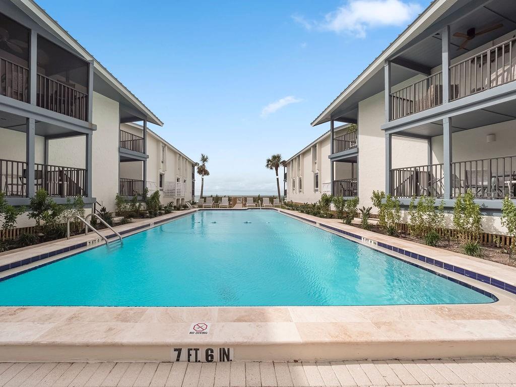 Image 36 of 75 For 6700 Gulf Drive B8