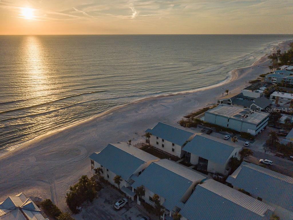 Image 50 of 75 For 6700 Gulf Drive B8